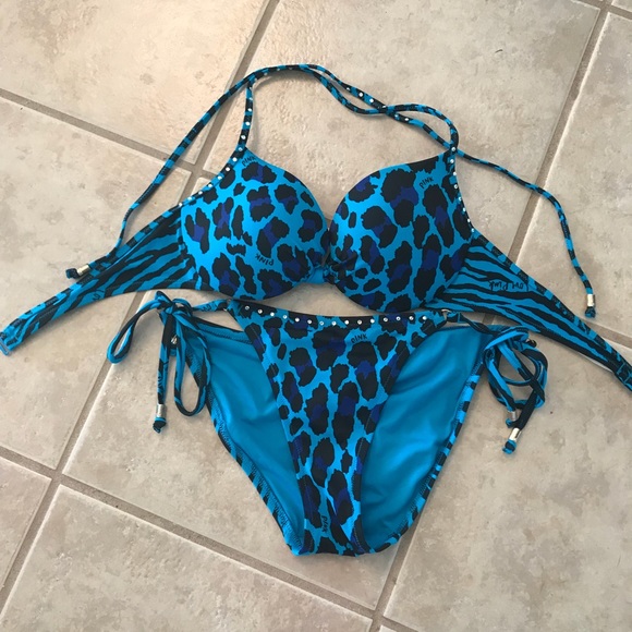 Victoria’s Secret Bikini - Picture 1 of 5